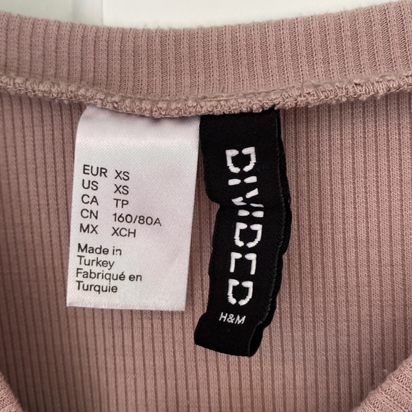 Divided H&M Cap Sleeve Ribbed Knit Crop Top Tee Round Neck Curly Lettuce Trim - Picture 2 of 8